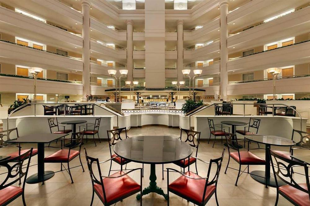 Embassy Suites By Hilton Washington Dc Chevy Chase Pavilion Restaurant foto