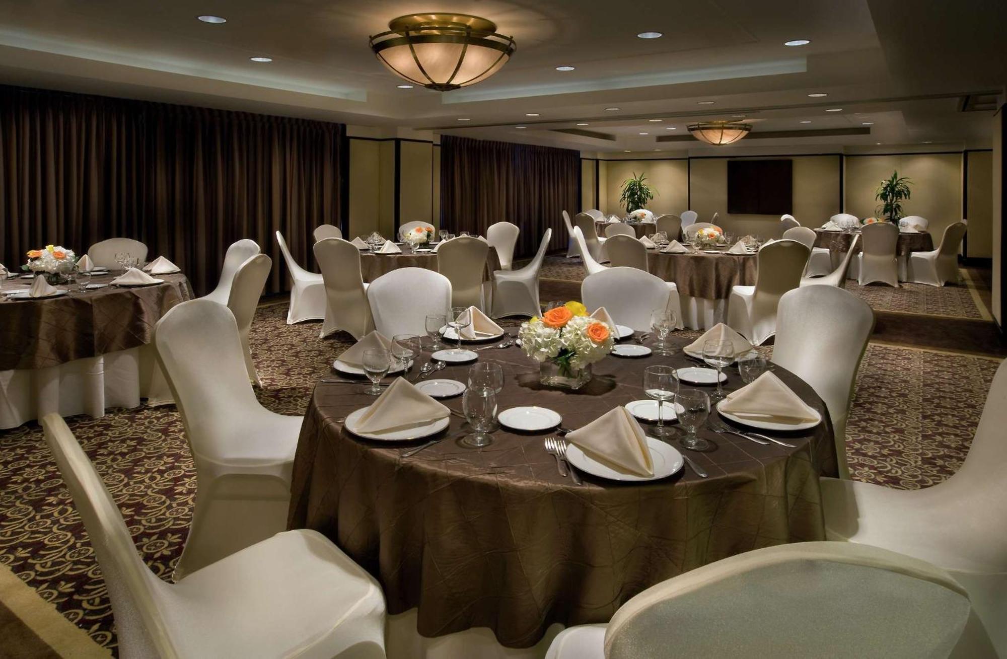 Embassy Suites By Hilton Washington Dc Chevy Chase Pavilion Restaurant foto